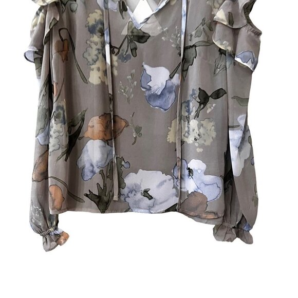 Lost + Wander Women Light Gray Floral Cold Shoulder Split Neck Blouse Top Size S - Picture 4 of 10